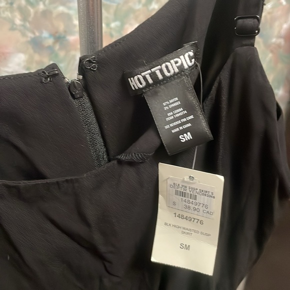 NWT Hot Topic Babydoll Tank - Picture 3 of 3